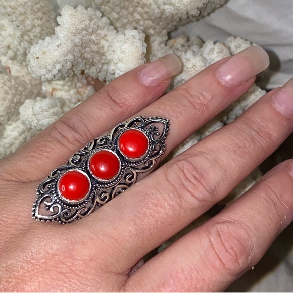 Italian Coral Renaissance handcrafted ring - Picture 5 of 9
